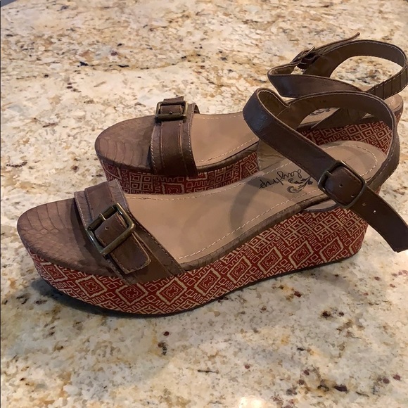 Pattered Wedge Sandals - Picture 1 of 3